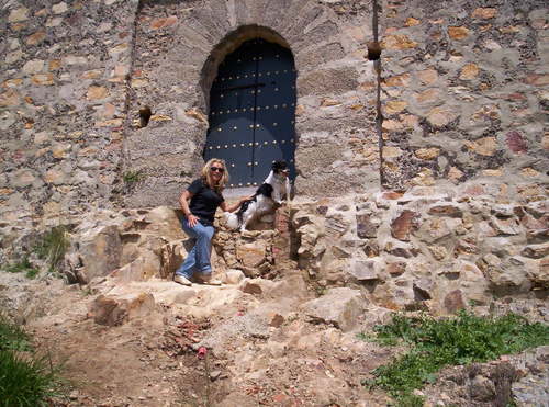 Rusas Explorando Castillo Andaluz
