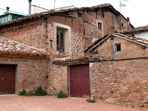 NESTARES (Valle Del Iregua-Camero Nuevo). La Rioja. 2005.