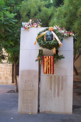 Monument A Joan Fuster