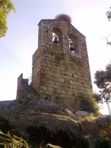 Vista De La Torre Campanario De Aceituna.