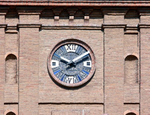 ALDEANUEVA DE EBRO (Ribera Del Ebro-Rioja Baja). 2009. 05. Reloj De La Iglesia.