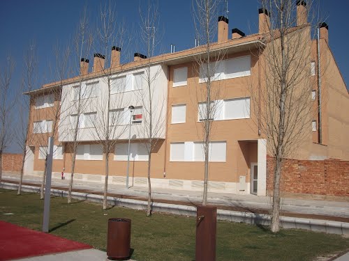 24 VIVIENDAS CON TRASTEROS Y GARAJES EN ARRUBAL (LA RIOJA) Arquitectos: Jose Miguel Barrio Gomez Y Jesus M. Gonzalez Menorca