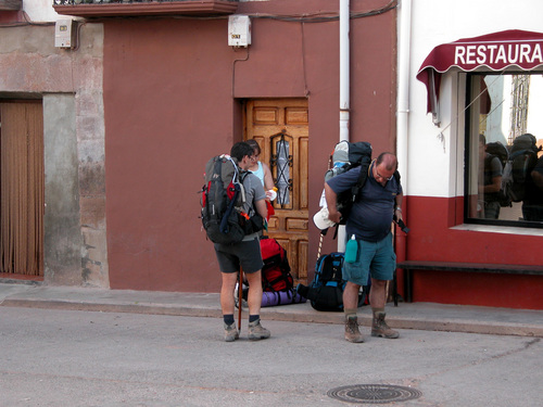 AZOFRA (Camino De Santiago)-Peregrinos.