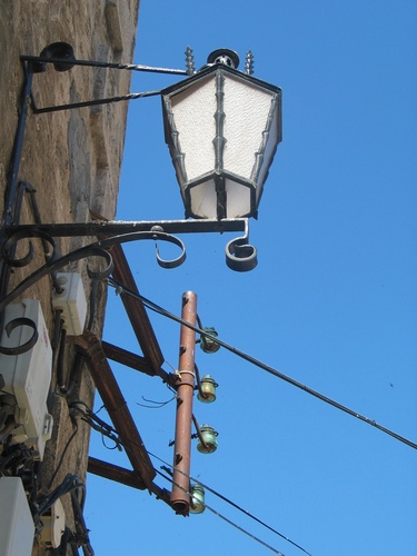 Farolas, Cables, Aislantes...