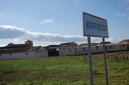 Ayuntamiento de Berrueces imagen de fachada