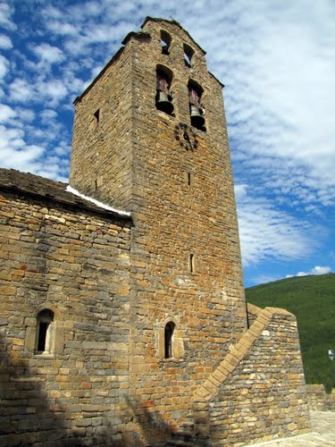 Torre De La Iglesia De Borau