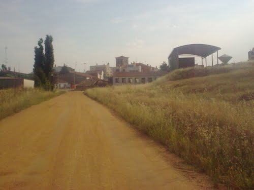 Llegando A Castellanos De Villiquera