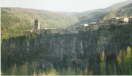 Ayuntamiento de Castellfollit De La Roca imagen de fachada