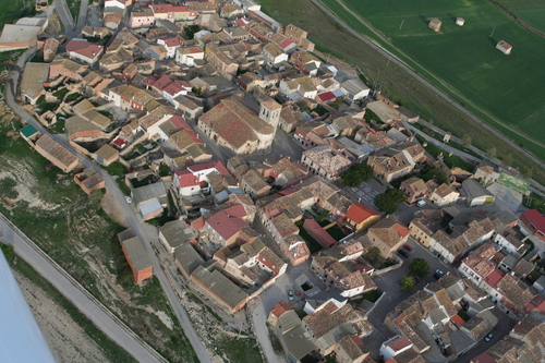 Vista Aérea De La Iglesia Parroquial De Castrillo De Onielo
