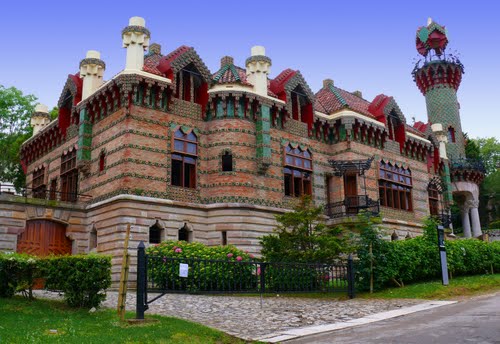 El Capricho De GaudÃ­ - Comillas