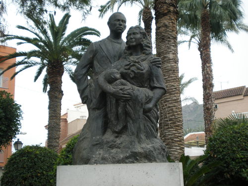 Escultura Grupal Familia Miguel HernÃ¡ndez