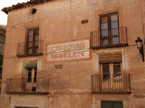 Cerrado Por Cese De Actividad