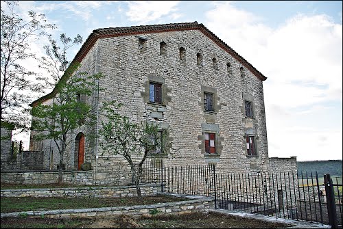 CASTELL D´ESTARÀS, CASAL FORTIFICAT