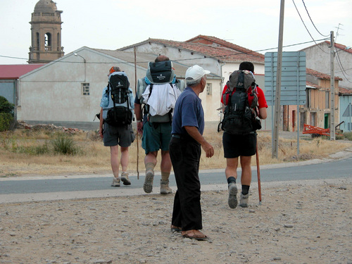 GRAÑÓN (Camino De Santiago)- Peregrinos Llegando A Grañón.