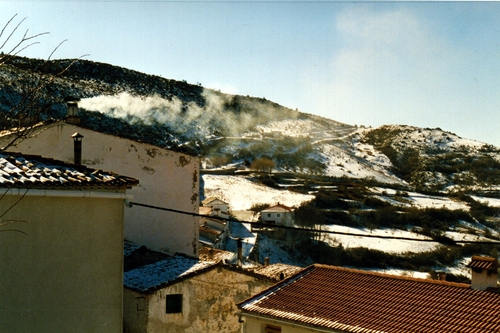 Vista De El Castillejo En Huélamo. 01/1999 (Escaneada)