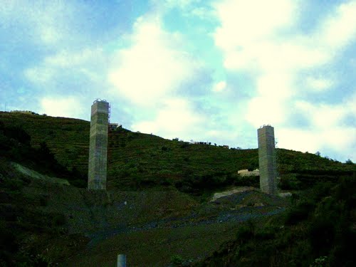 Pilares Para La SustentaciÃ³n De Un Viaducto En La AutovÃ­a A-7 Cerca De AlmuÃ±Ã©car. Diciembre De 2011