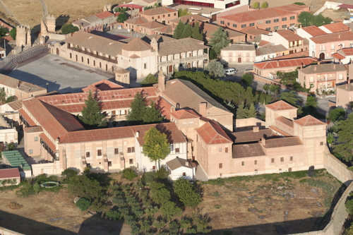 Vista Aérea Del Convento Monjas Agustinas De Madrigal De Las Altas Torres