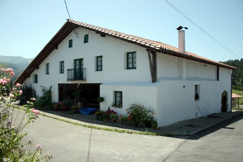 Olabeko Beste Etxe Bat