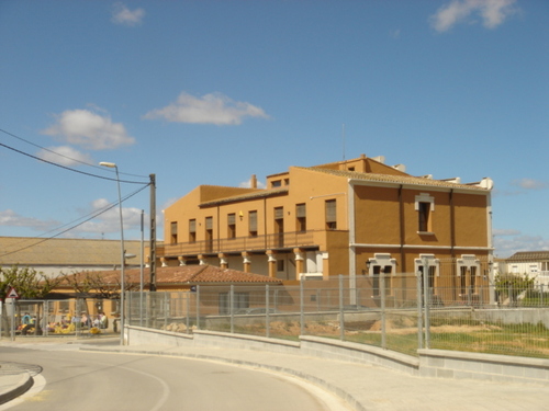 Ajuntament D´Avinyonet Del PenedÃ¨s (darrere)