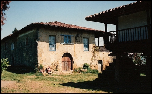 Casa De PelÃ¡ez, Villanueva, Infiesto.