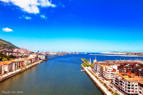 Ria De Bilbao. El Abra. Vista Desde El Puente Leonor, También Conocido Como Colgante O De Vizcaya.