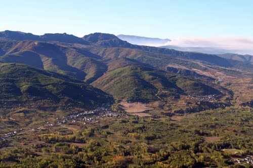 Vista Aérea De Priaranza Del Bierzo Y Santalla