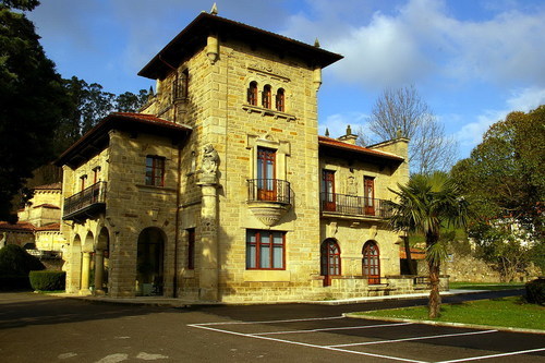 Ayuntamiento de Puente Viesgo imagen de fachada