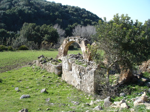 Ruinas Junta A La VÃa Verde De La Sierrade Cádiz