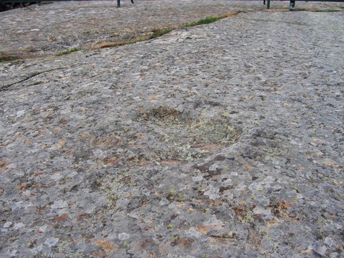 Regumiel De La Sierra - Huella De Un Dinosaurio