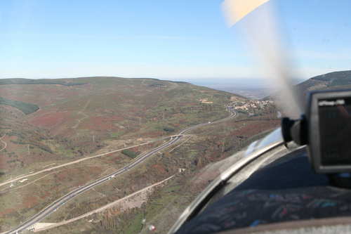 Sobrevolando La Subida De La N-I Al Puerto De Somosierra - Madrid