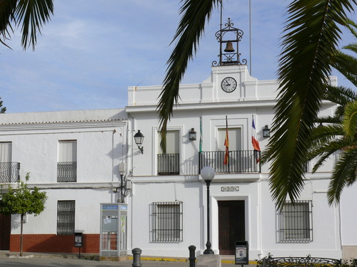 Ayuntamiento de San Silvestre De Guzman imagen de fachada