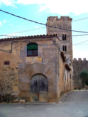 SANT MIQUEL DE FLUVIÀ - UNA CASA ANTIGA
