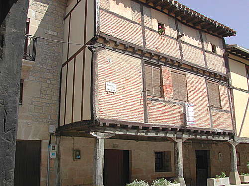 Costrucion Tipica De Santa Gadea Delcid