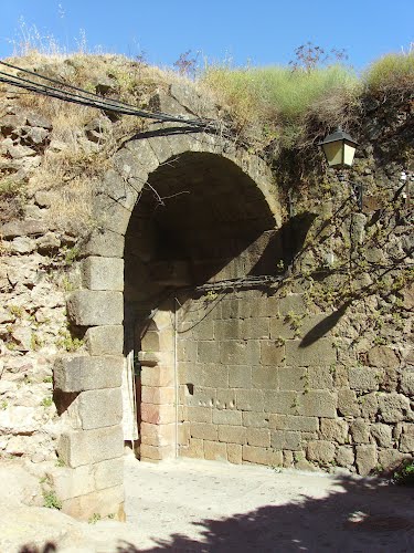 Salida De La Zona Amurallada, Santibáñez El Alto.