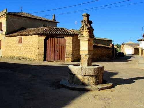 FUENTE EN SANTOYO, En Honor A PAULA.