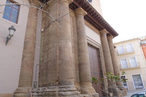 Sariñena (huesca), Columnas De La Iglesia Del Salvador.