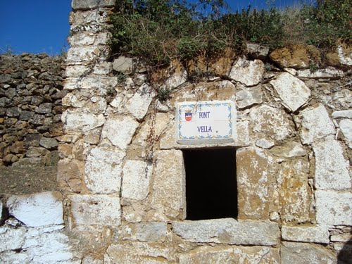 Font Vella, Font Romana, Serratella