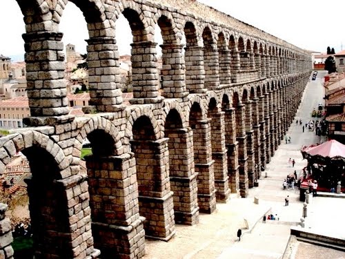 SEGOVIA. Acueducto. Obra De IngenierÃ­a Civil Romana MÃ¡s Importante De EspaÃ±a. La Toma De Agua, Origen De La ConducciÃ³n Se Situa En El Curso Alto Del Rio Frio.