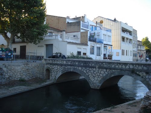 Puente Sobre El Canal Del Rio Ebro,tivenys.