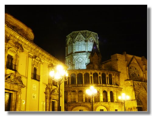 Lampioni In Plaza De La Virgen 