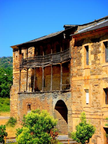 Ayuntamiento de Vega De Espinareda imagen de fachada